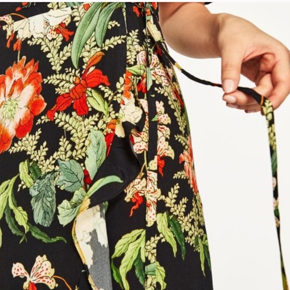 🚫SOLD🚫ZARA Floral Pattern Printed Wrap Ruffle Hi Low Maxi Dress Size Small - Picture 4 of 6